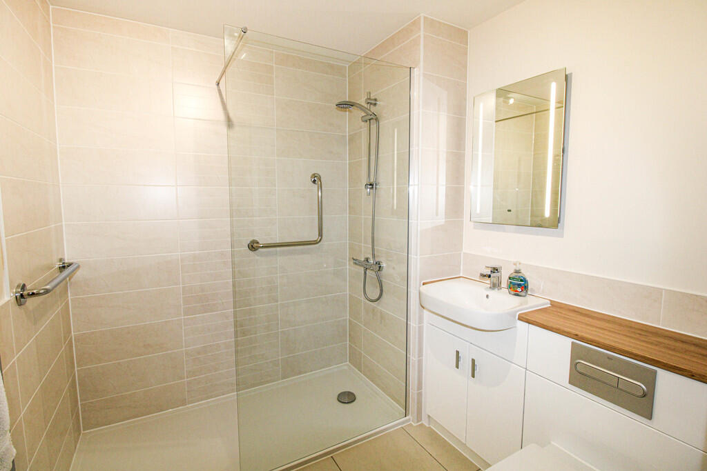 Apartment in Salisbury - More