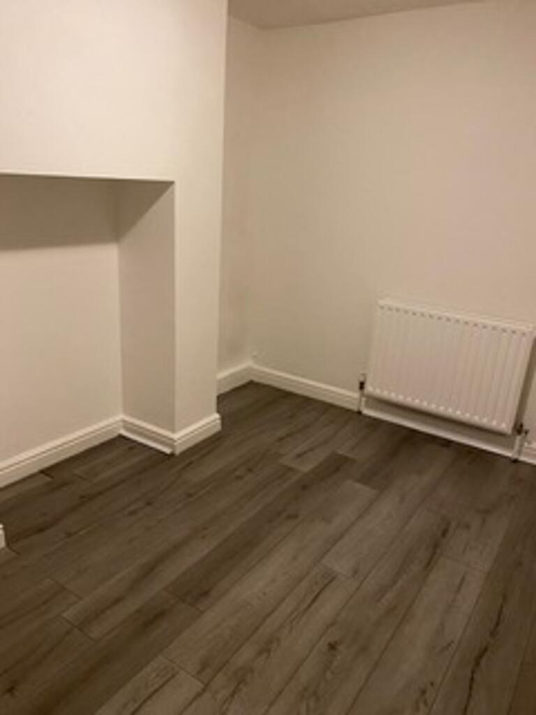 Apartment in Northampton, West Northamptonshire - View 5