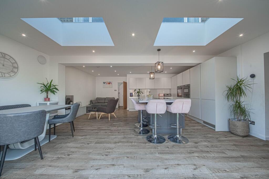 House in Haywards Heath - More