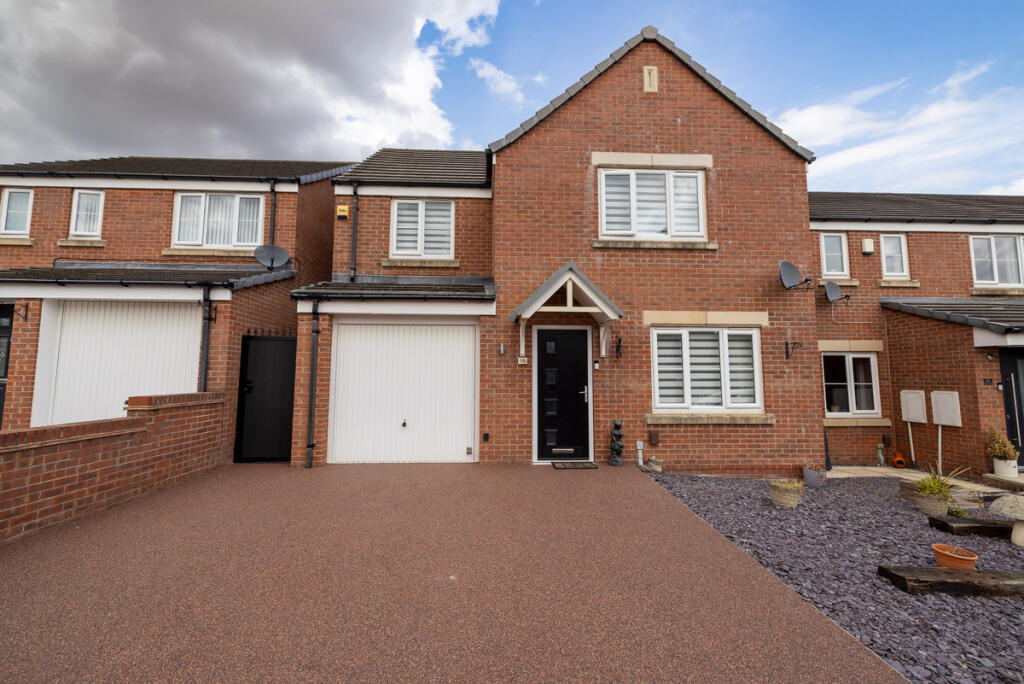 4-bed detached on Harvest Avenue, Thurcroft, Sheffield, S66, £260,000