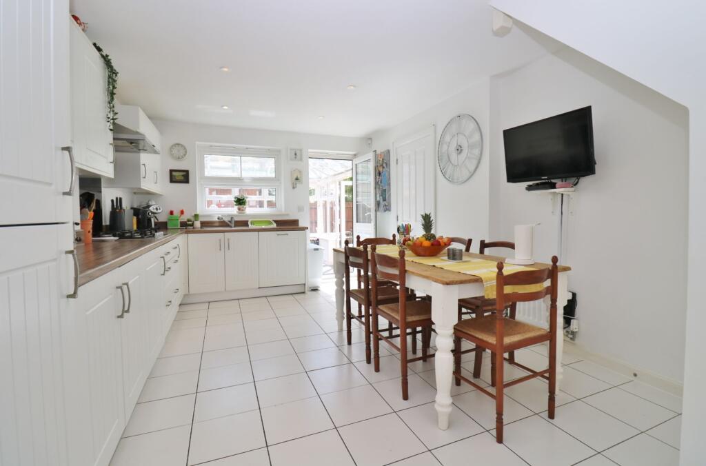 Hansen Gardens, Hedge End, SO30 photo 2