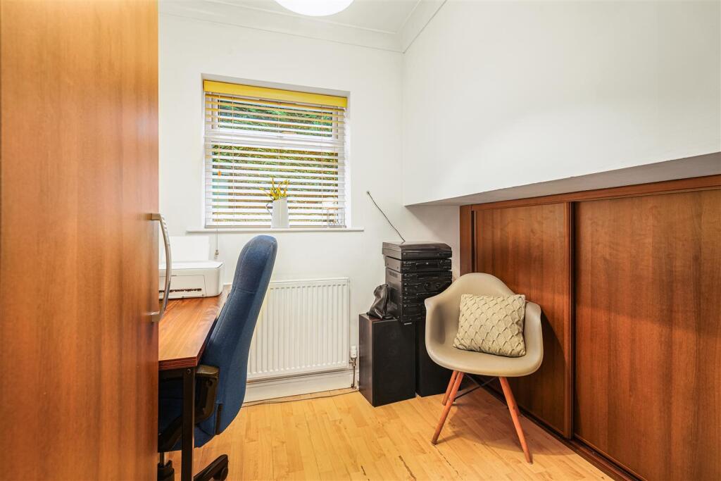 Additional image 13 of Hawthorn Crescent, Baildon, Shipley