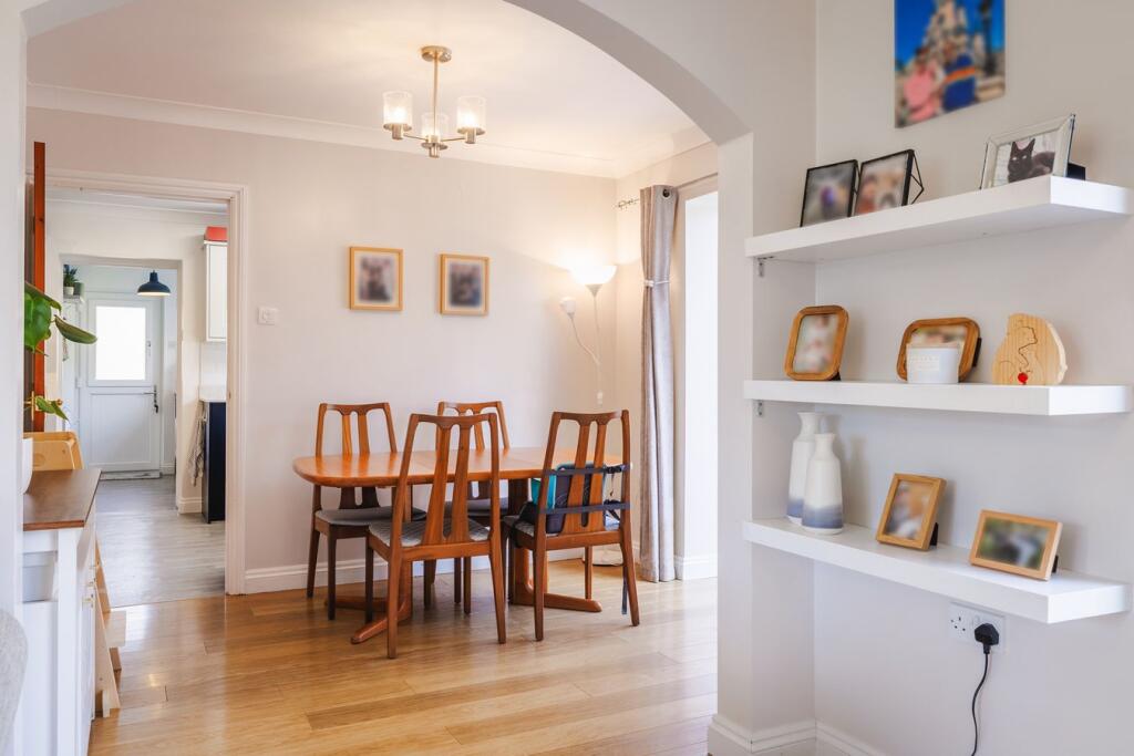 House in Swansea, Rudbaxton - More