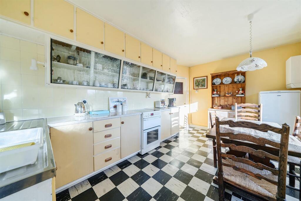 House in Paulerspury, Pury End - View 3