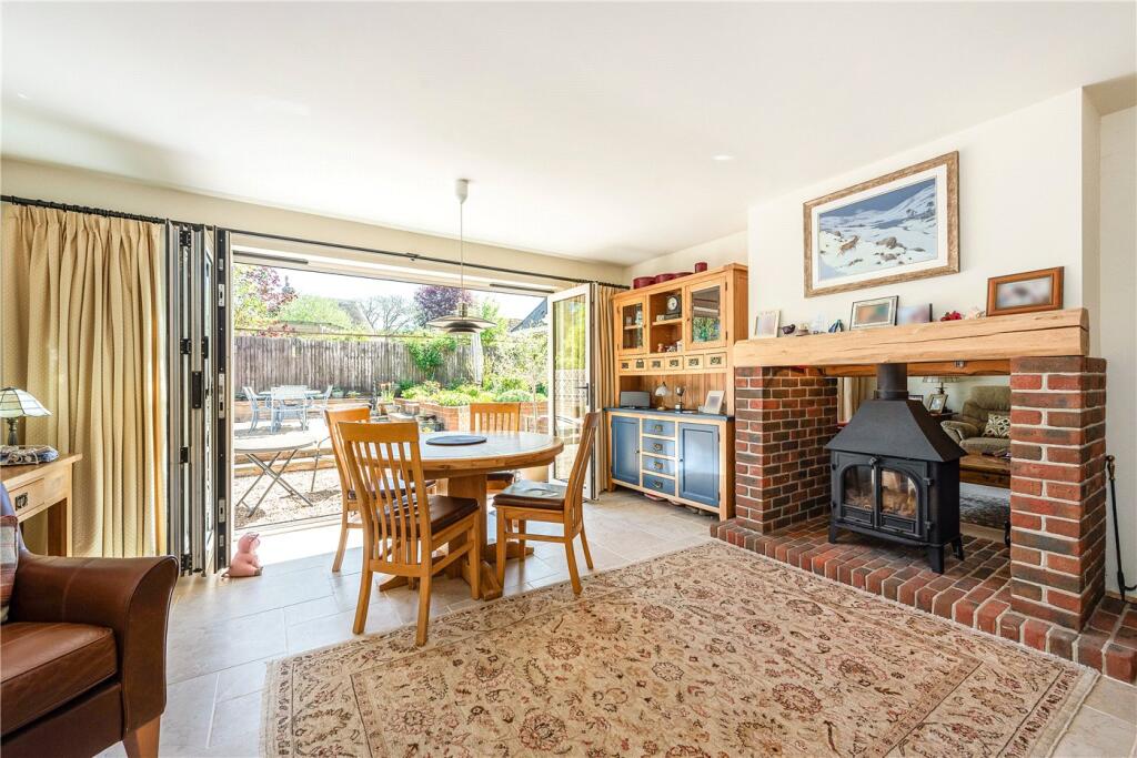 Hawthorn Close, Micheldever, Winchester, Hampshire, SO21 photo 3