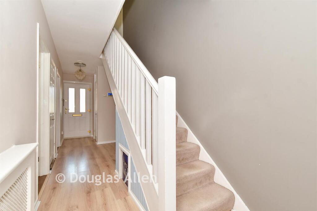 House in Romford - More