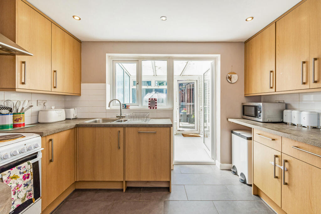 House in Fareham, Titchfield Park - View 4