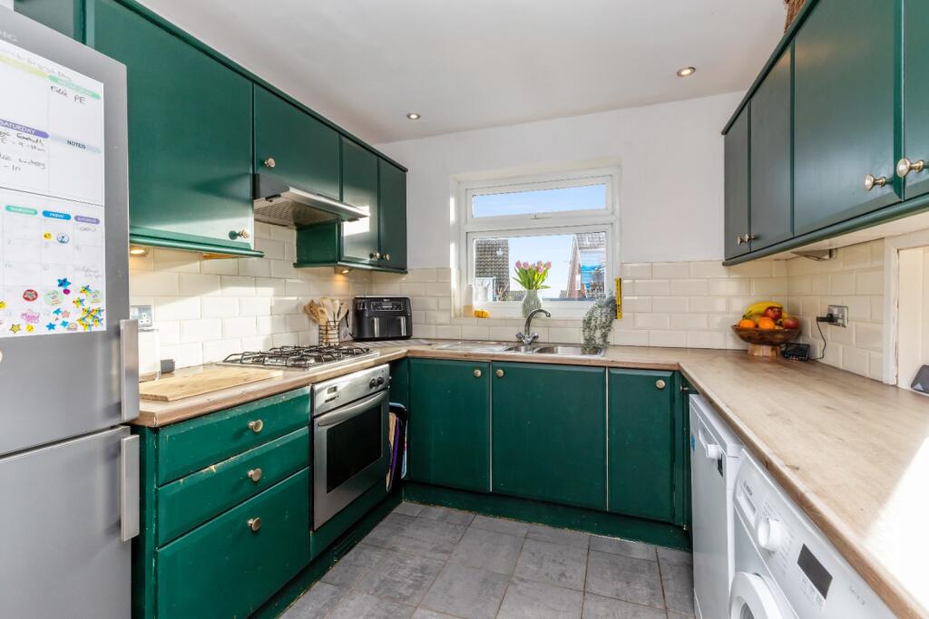 Marjoram Place, Shoreham-By-Sea, West Sussex, BN43 6HZ photo 4