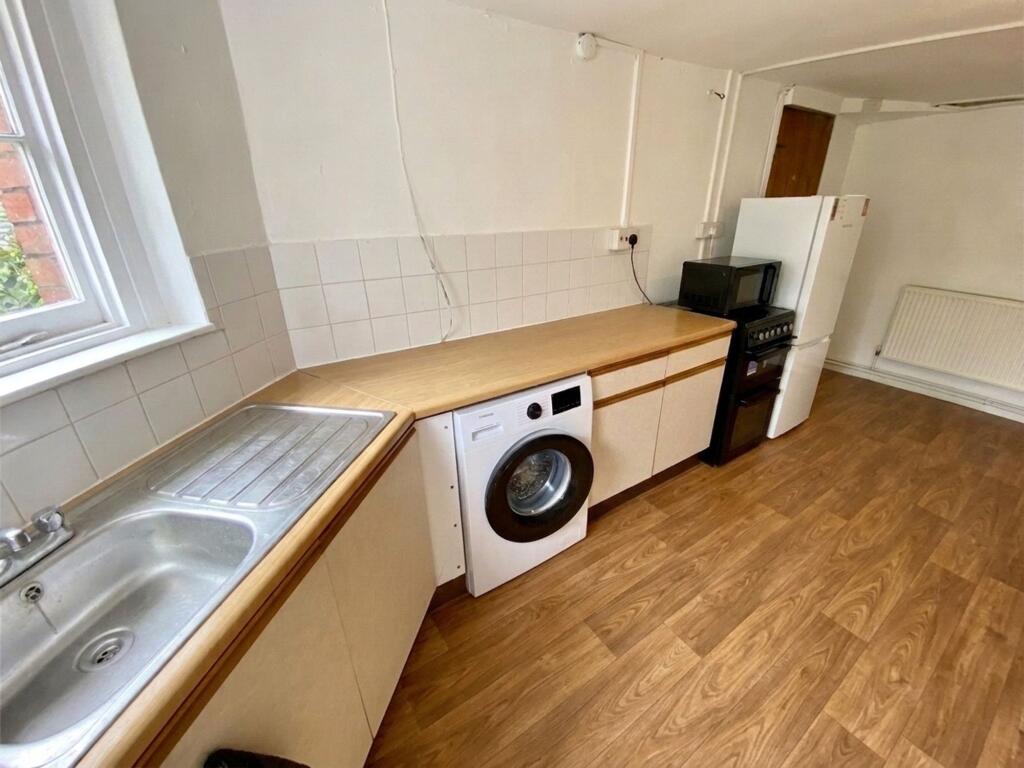 Apartment in Bristol, Kingsdown - View 2