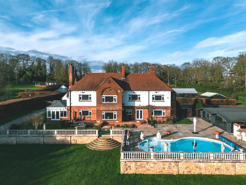 Main image of property: Lindrick Common, Worksop