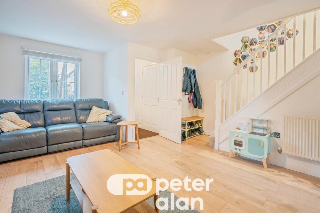 House in Newport - View 5
