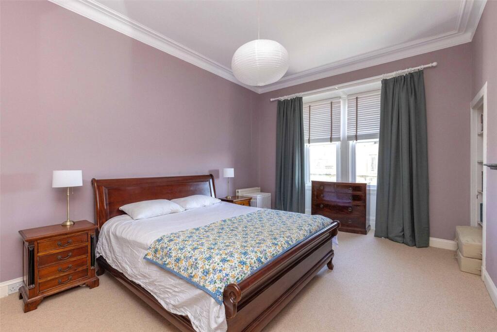 Apartment in Edinburgh - More