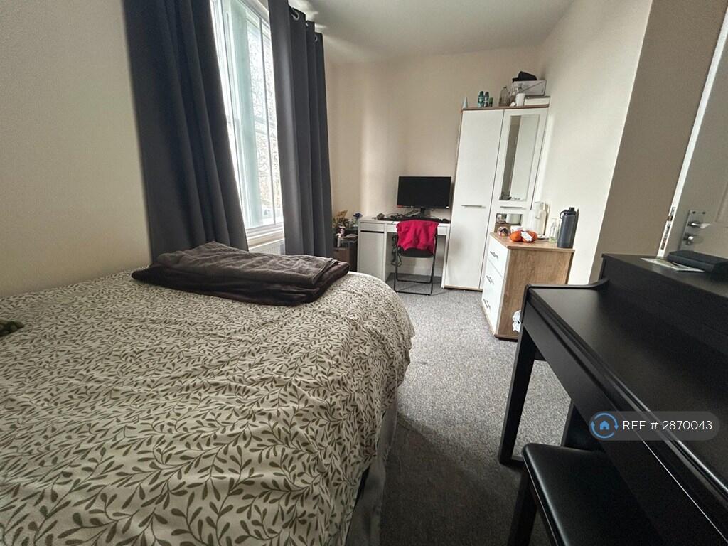 4 bedroom terraced house for rent