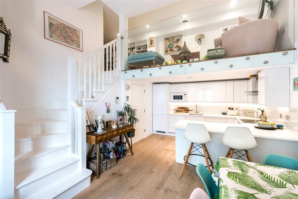 House in London - View 5