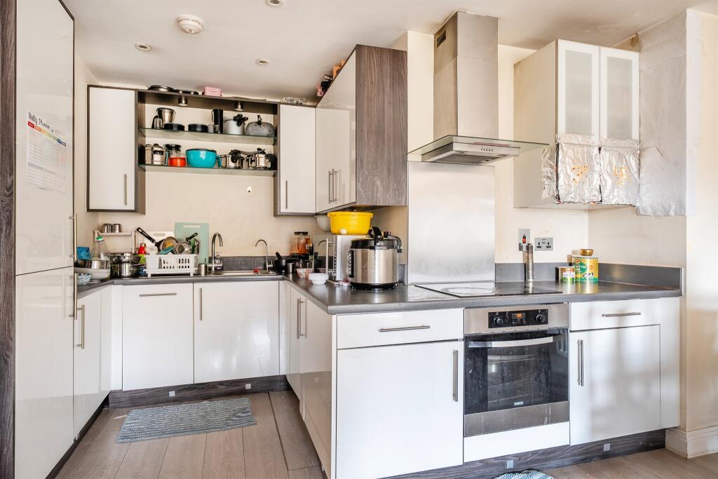 Apartment in Slough - View 2