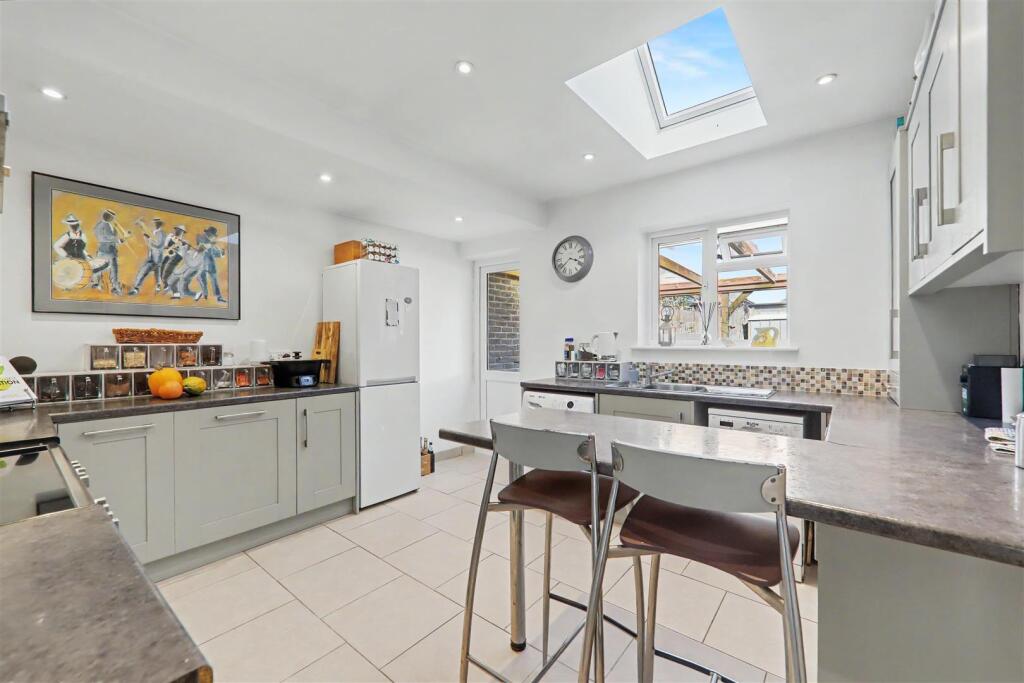Chute Avenue, Worthing, BN13 photo 5