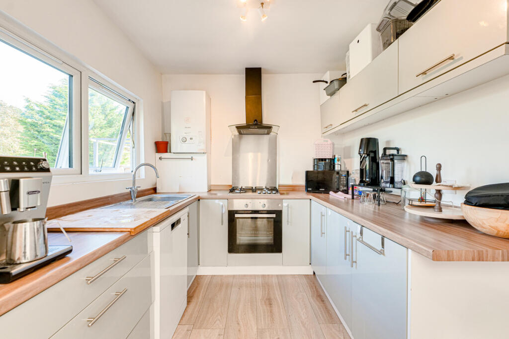 Fairfax Drive, Westcliff-on-sea, SS0 photo 2