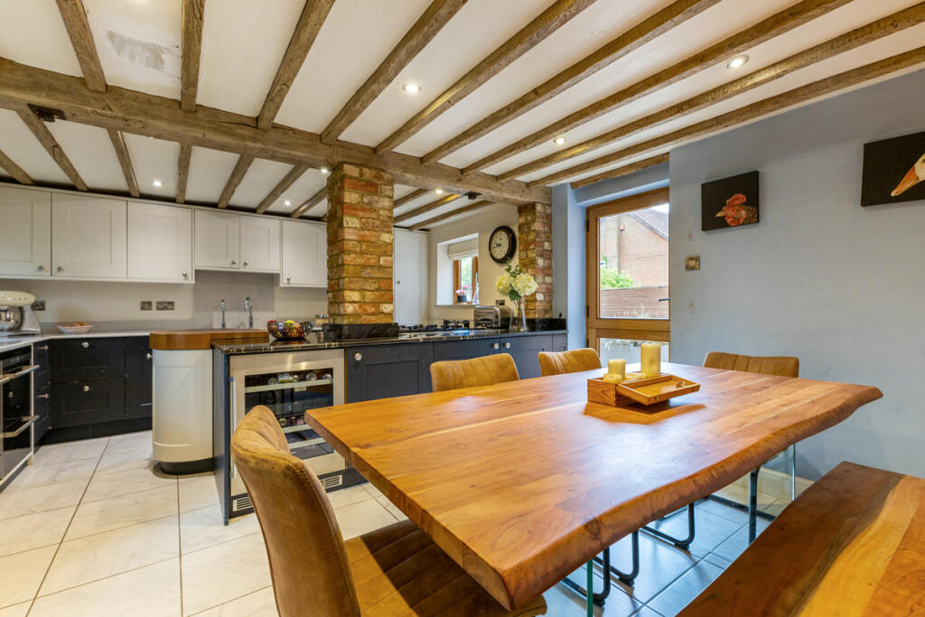 House in Cheddington - More