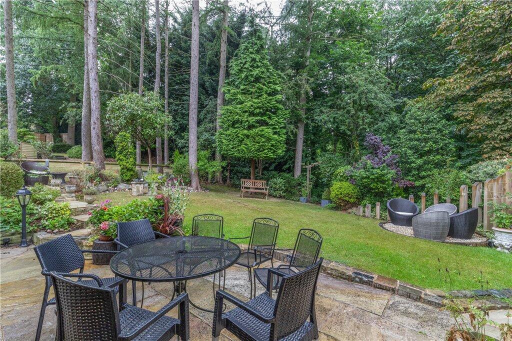East Causeway Crescent, Leeds, West Yorkshire, LS16 photo 3
