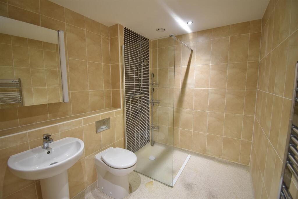 Apartment in Bristol, Woodhill - View 6