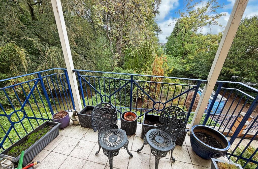 Apartment in Warrington - More