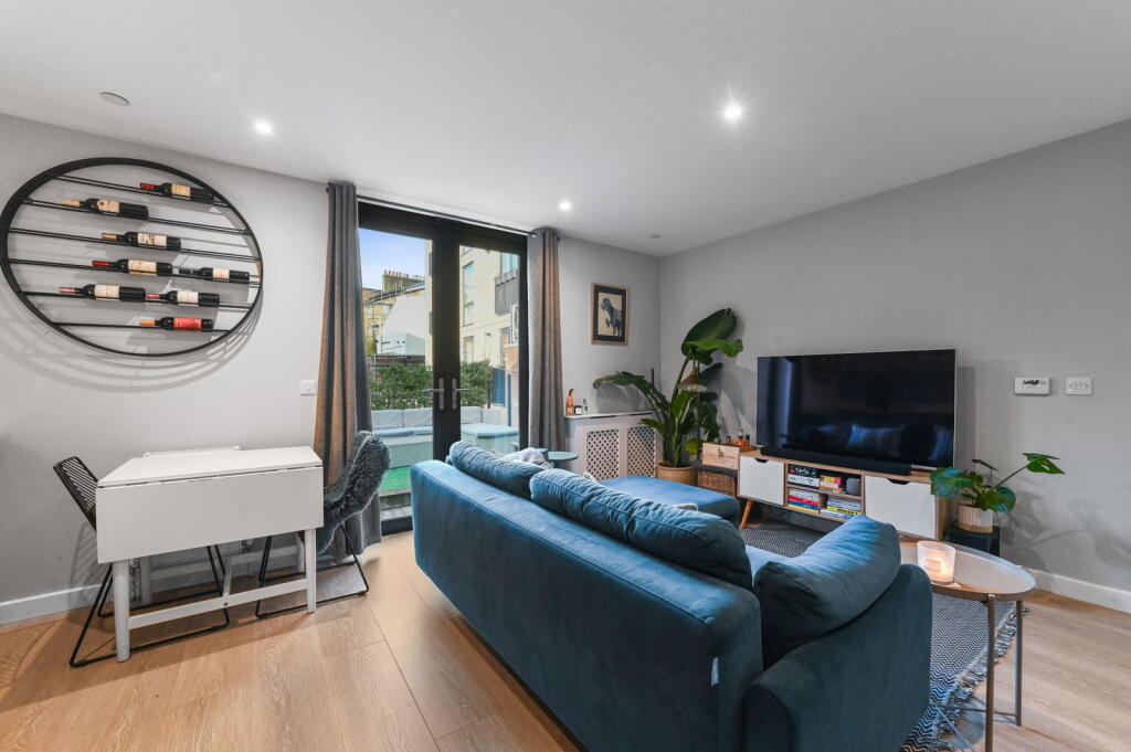 Apartment in London - View 3