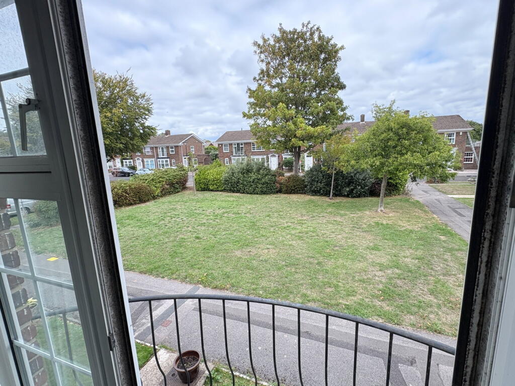 House in Portsmouth - View 5