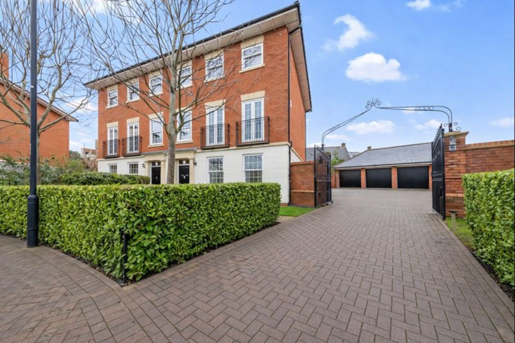 Main image of property: Winwick Park Avenue, Winwick, WA2