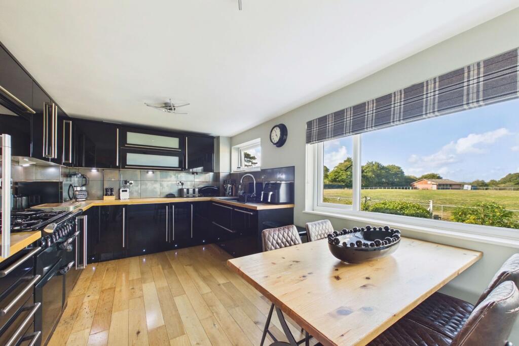 House in Torquay, Torbay - View 5