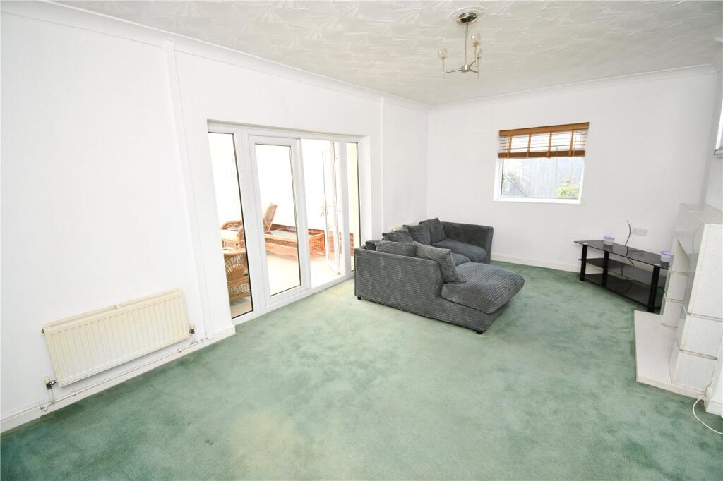 House in Wirral, Liverpool City Region - View 6