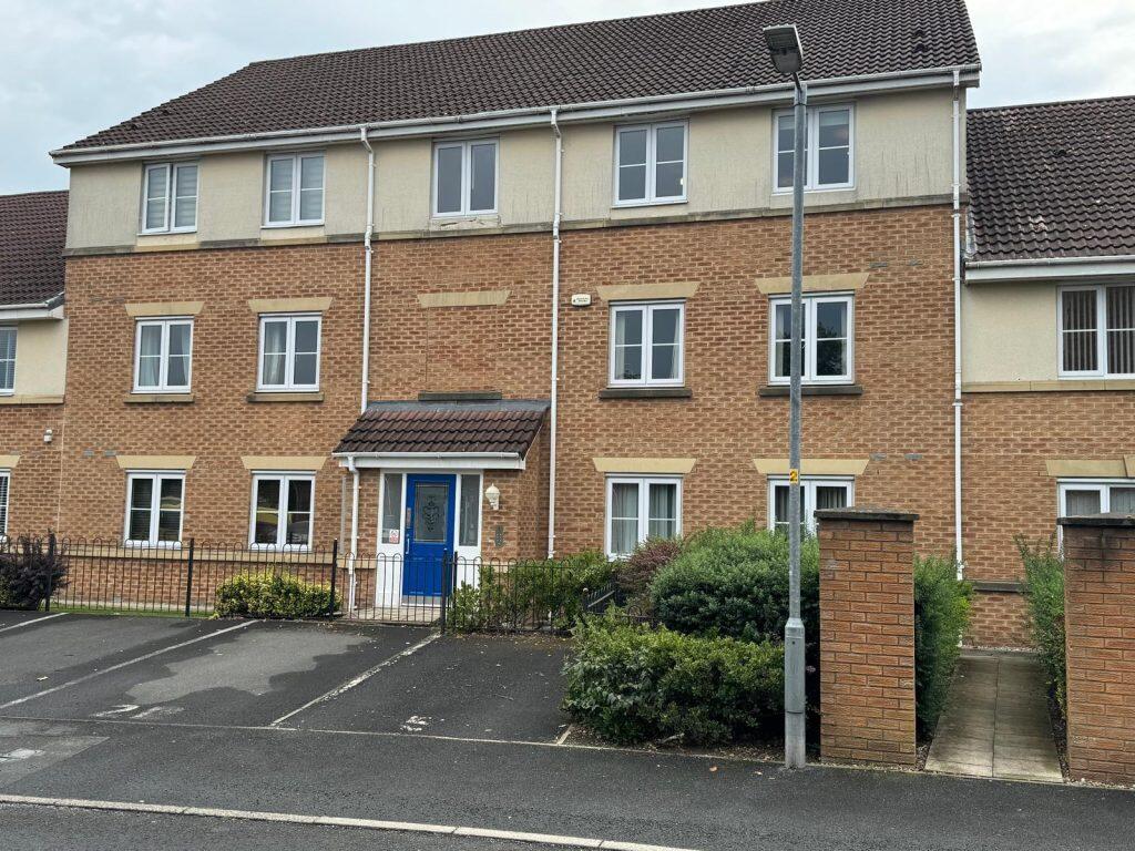 10 Hatherlow Court, Westhoughton, Bolton, BL5 3ZF