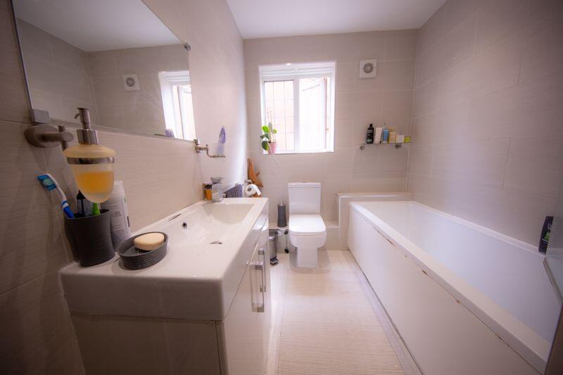 1 Winscar Walk, Poulton-Le-Fylde Lancs FY6 7FL photo 4