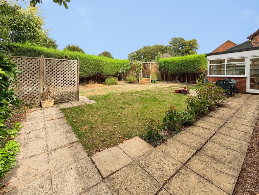 House in Hart, Court Moor, Fleet - View 4