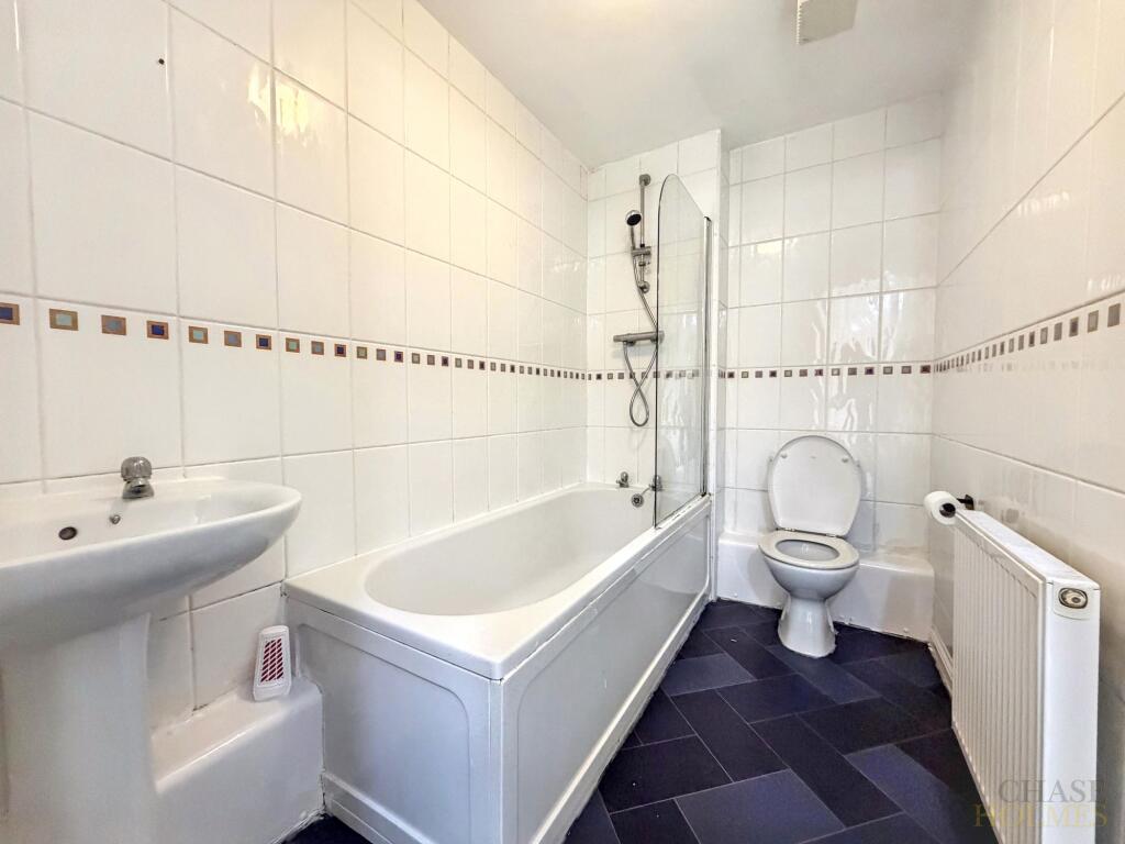 Apartment in South Tyneside, North East - View 4