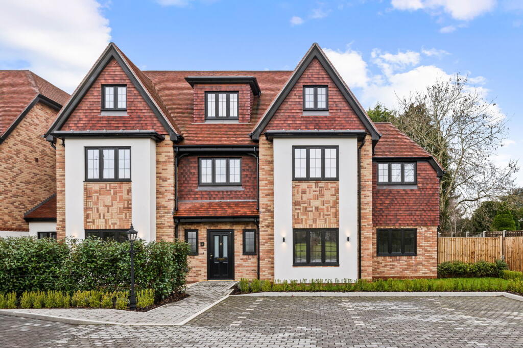 Main image of property: Hillbury Road, Warlingham, Surrey, CR6 9TP