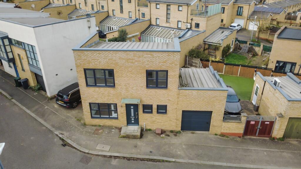 Main image of property: Courtyard Mews, Greenhithe