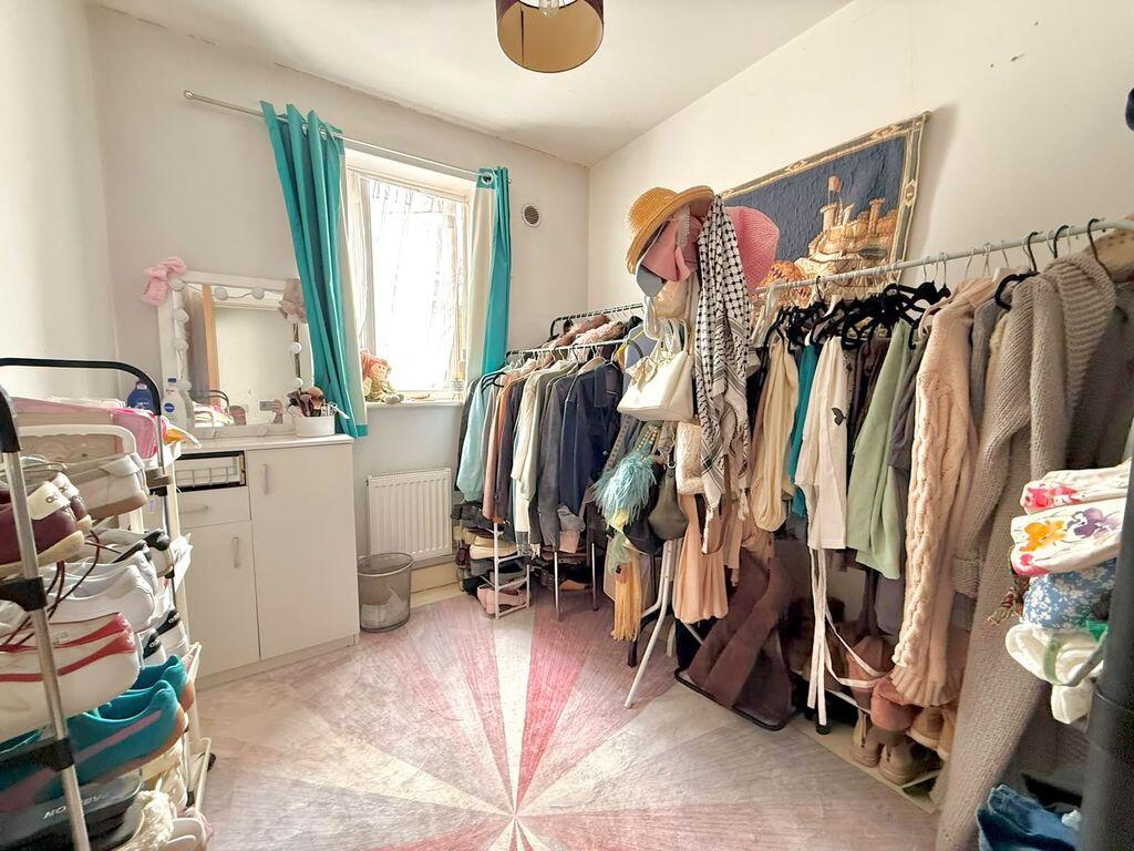 Apartment in Luton - More