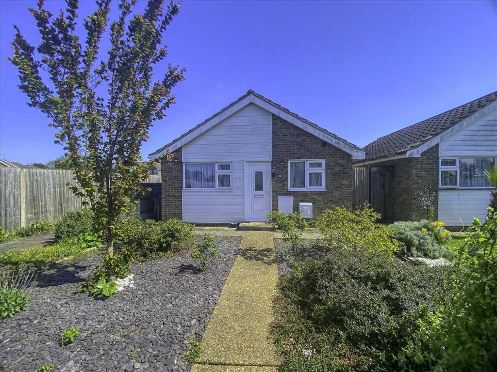Main image of property: Oakwood Close, Frinton On Sea, Frinton On Sea
