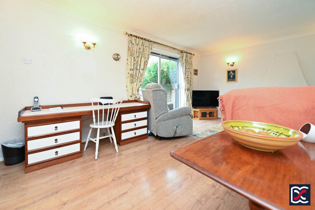 Tollgate Close, Kingsthorpe, Northampton photo 4