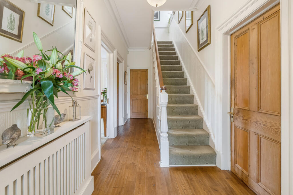 House in Derbyshire Dales, Matlock Town - View 4
