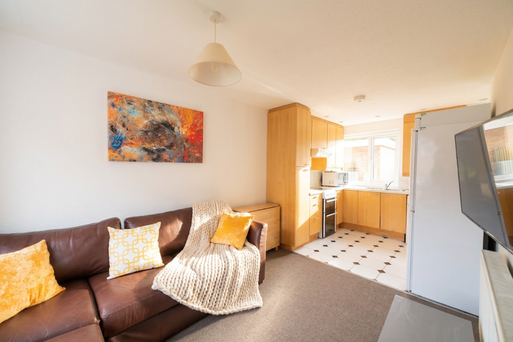 Leahurst Crescent - 5 bed, Harborne, West Midlands, B17