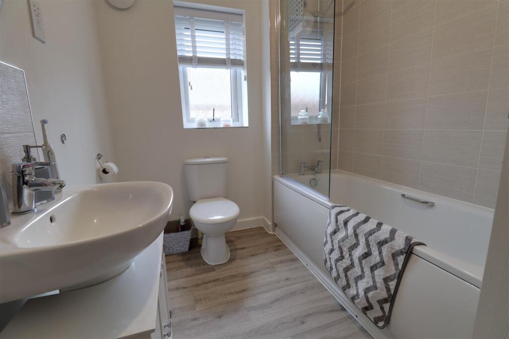 Wheatfield Drive, Leighton, Crewe photo 4