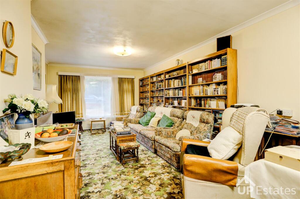 House in Rugby, Warwickshire - View 4