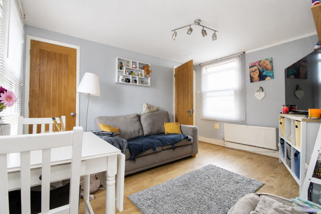 Apartment in Thanet, Margate - View 3