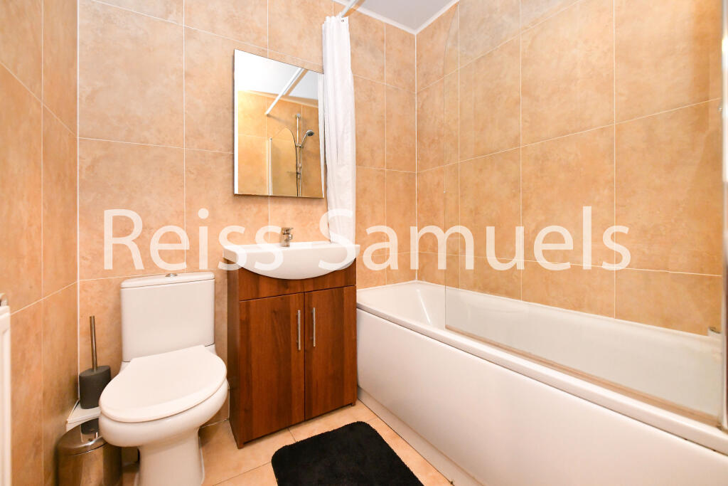 6 bedroom town house for rent