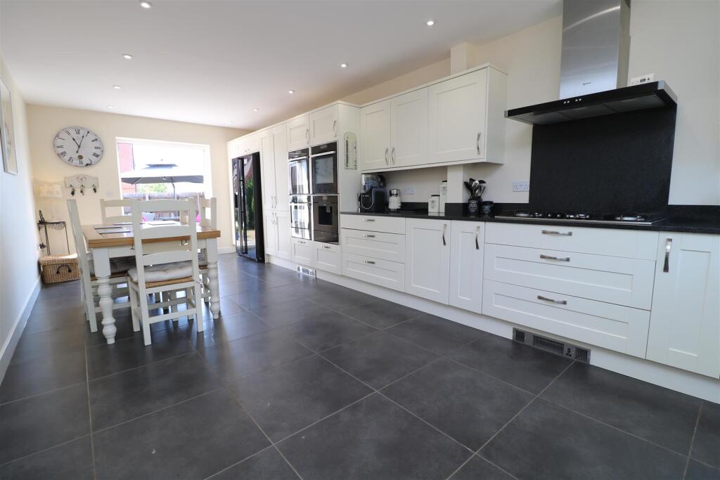 House in Swindon, Melksham - View 5
