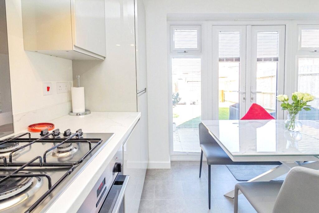 Farrington Way, Eagle Farm South, Milton Keynes, Buckinghamshire, MK17 photo 4