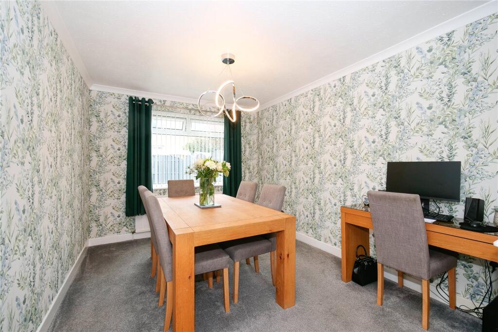Oakdale Drive, Shipley, West Yorkshire, BD18 photo 3
