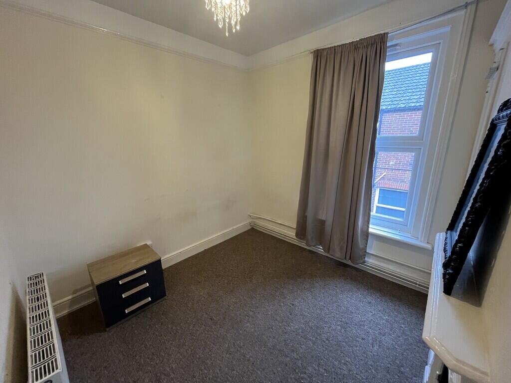Apartment in Southampton - View 4