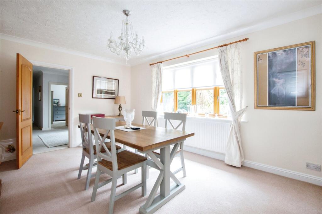 House in Ferndown - View 4